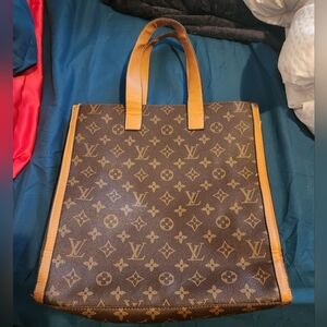 Tote bag for women (pre-owned, not authentic)